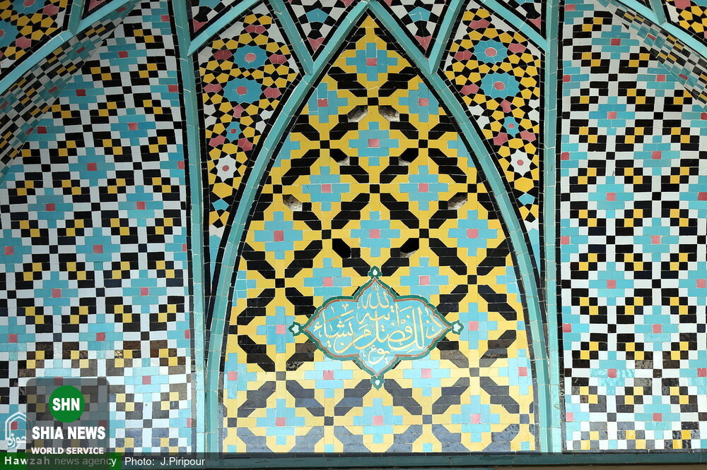 تصاویری از آینه&zwnj;کاری و کاشی&zwnj;کاری حرم مطهر حضرت فاطمه معصومه(س)