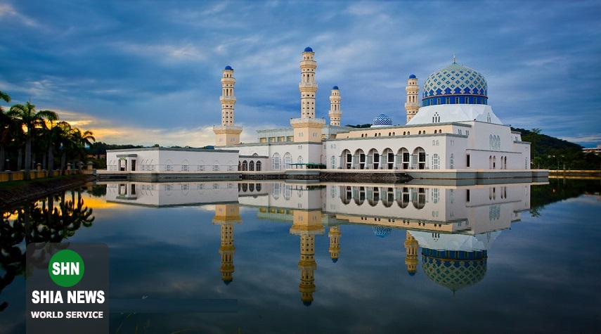 زیباترین و معروف‌ترین مسجد معروف مالزی