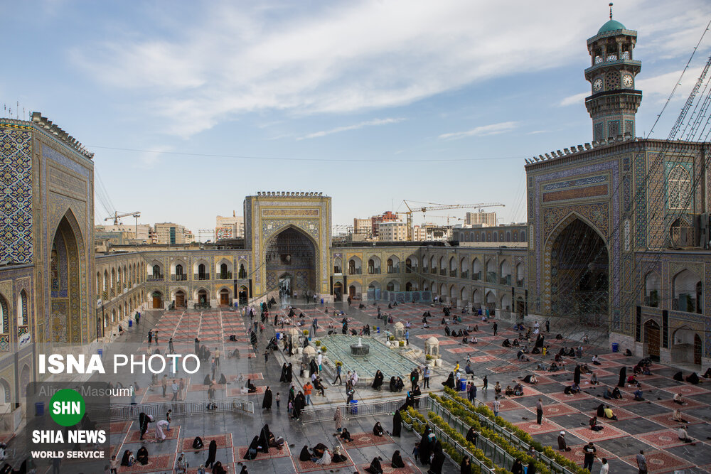 زیارت با رعایت پروتکل&zwnj;های بهداشتی در حرم مطهر رضوی