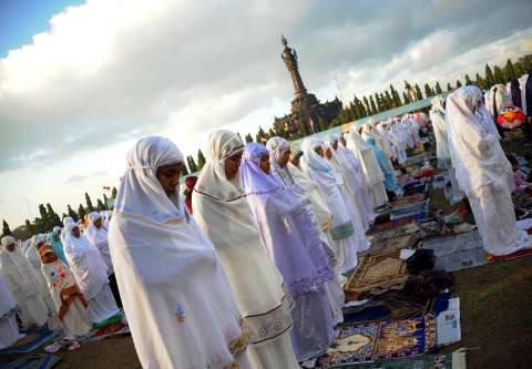 مسلمانان کشورهای دیگر عید فطر را چگونه برگزار می‌کنند