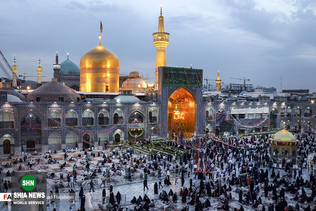 تصاویر دیدنی عکاسان از حرم مطهر رضوی در شب میلاد امام رضا(ع) تصاویر دیدنی عکاسان از حرم مطهر رضوی در شب میلاد امام رضا(ع)