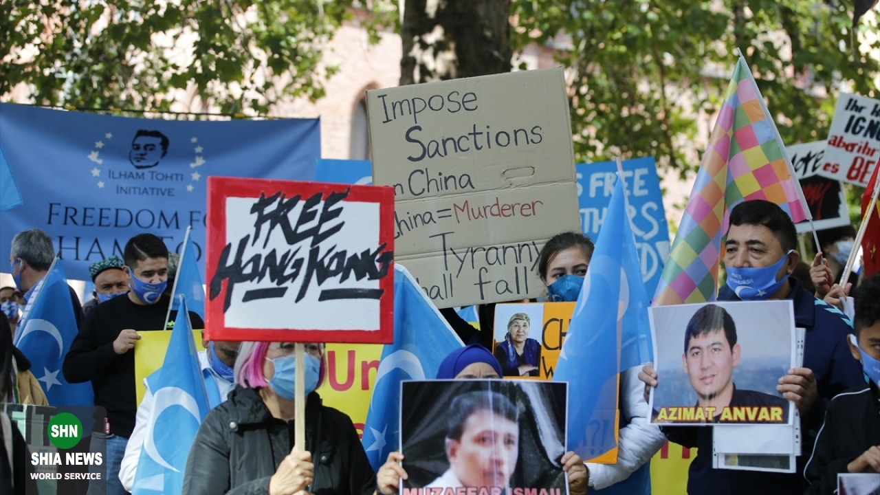 تظاهرات اویغورها در برلین علیه سفر وزیر خارجه چین