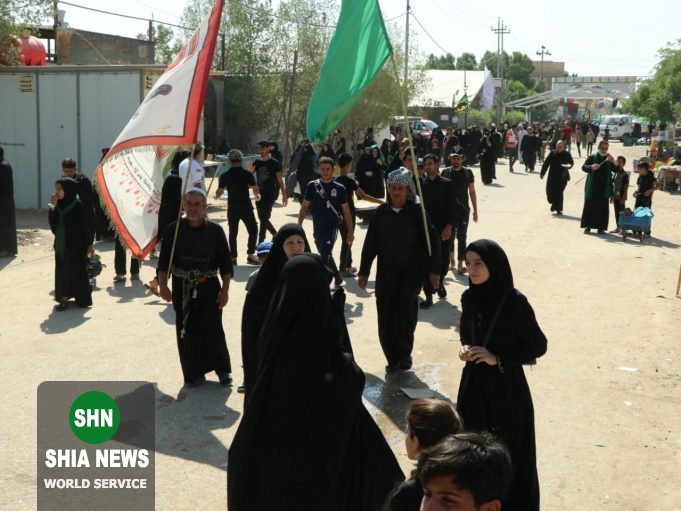 راهپیمایی زائران اربعین از نجف اشرف به سمت کربلای معلی