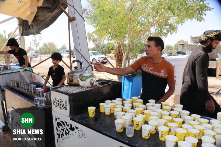 راهپیمایی زائران اربعین از نجف اشرف به سمت کربلای معلی