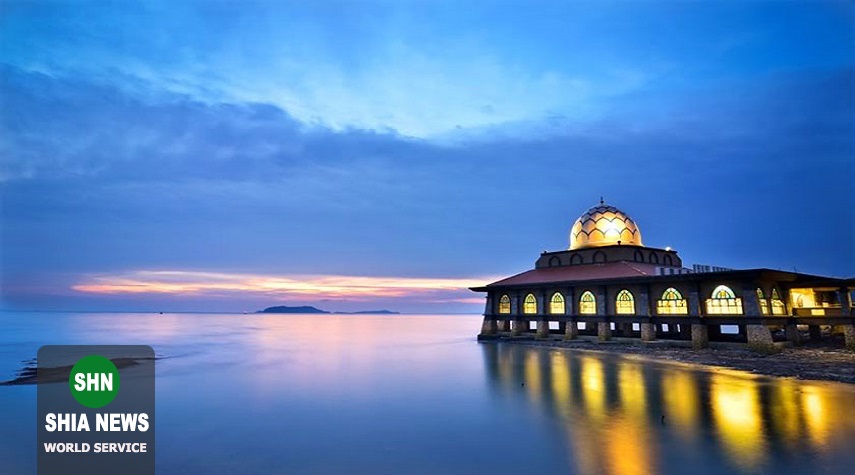 مسجد الحسین مالزی مسجدی به روی آب