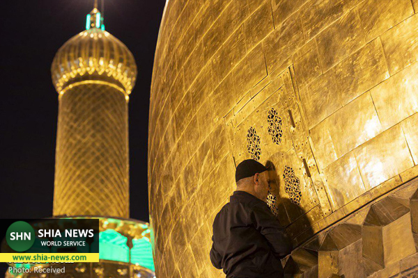 تعویض پرچم گنبد امام حسین(ع) به مناسبت فرا رسیدن ماه ربیع الاول تعویض پرچم گنبد امام حسین(ع) به مناسبت فرا رسیدن ماه ربیع الاول