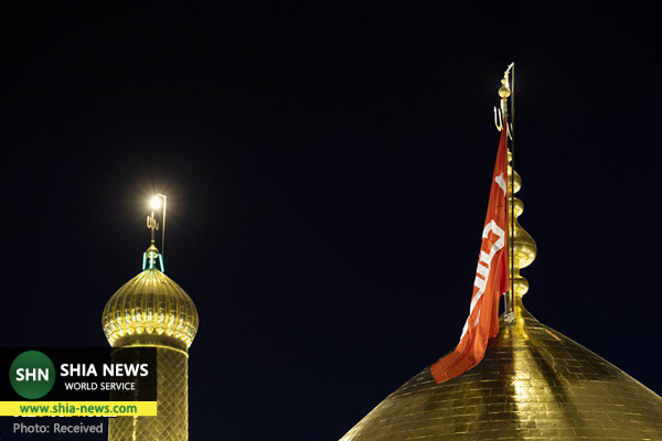 تعویض پرچم گنبد امام حسین(ع) به مناسبت فرا رسیدن ماه ربیع الاول تعویض پرچم گنبد امام حسین(ع) به مناسبت فرا رسیدن ماه ربیع الاول