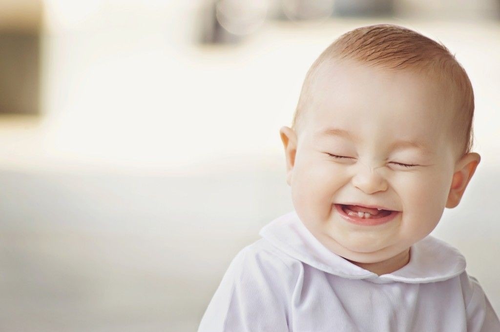 ترفندهایی جالب برای خنداندن نوزاد
