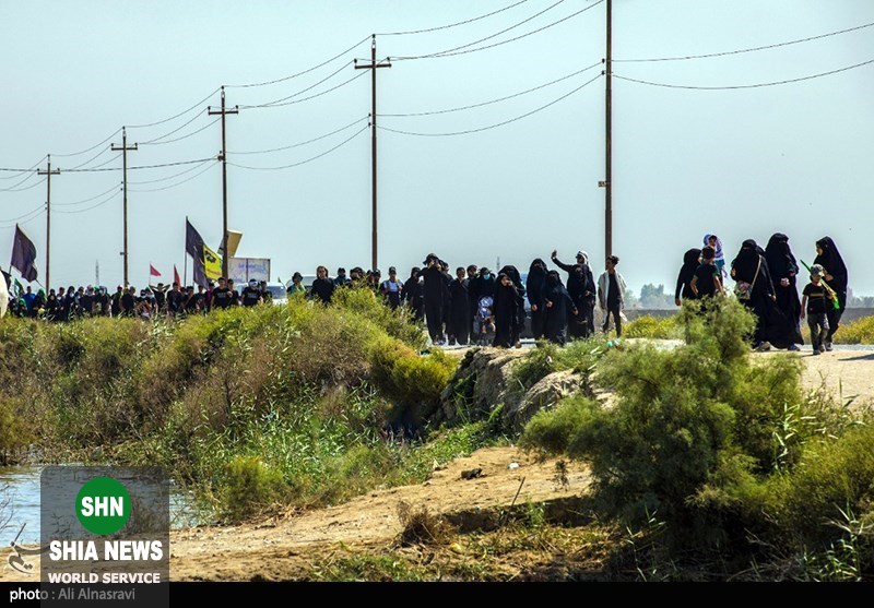 خادم کوچک زائران اربعین حسینی در عراق