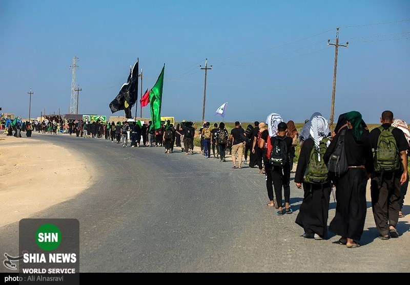 خادم کوچک زائران اربعین حسینی در عراق