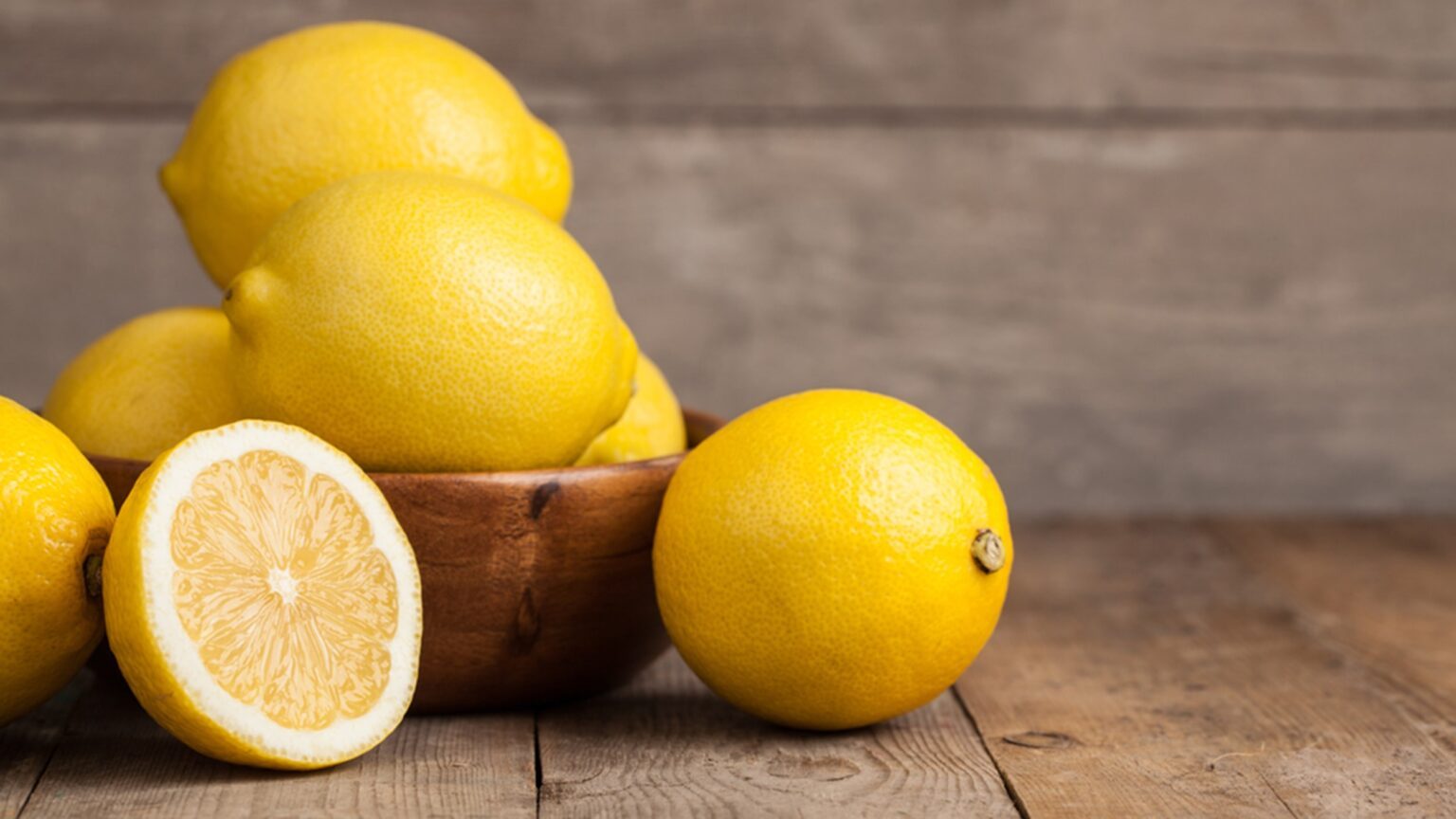 فواید و خواص شگفت‌انگیز لیمو شیرین برای درمان بیماری‌ها و زیبایی پوست