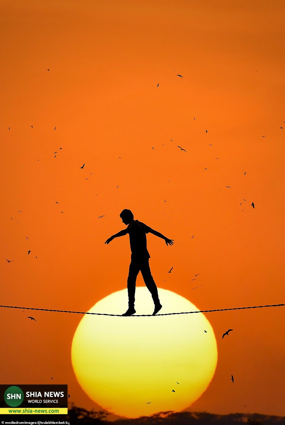 خلاقیت دیدنی هنرمند هندی در عکاسی از غروب خورشید