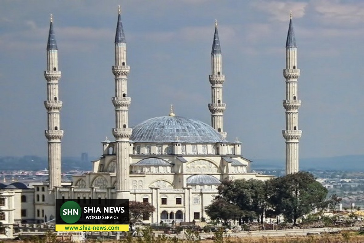 بنای نظامیه بزرگترین مسجد در نیمکره جنوبی بنای نظامیه بزرگترین مسجد در نیمکره جنوبی