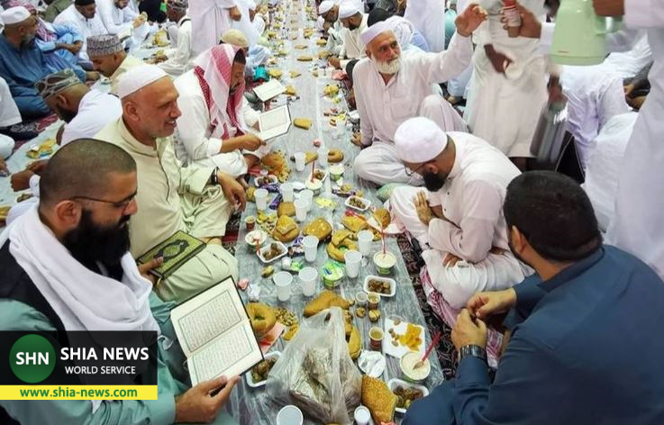 تصاویری از افطار اولین روز ماه رمضان در مسجدالحرام