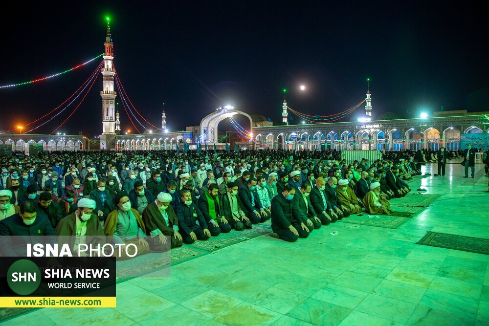 شب نیمه شعبان در مسجد مقدس جمکران شب نیمه شعبان در مسجد مقدس جمکران