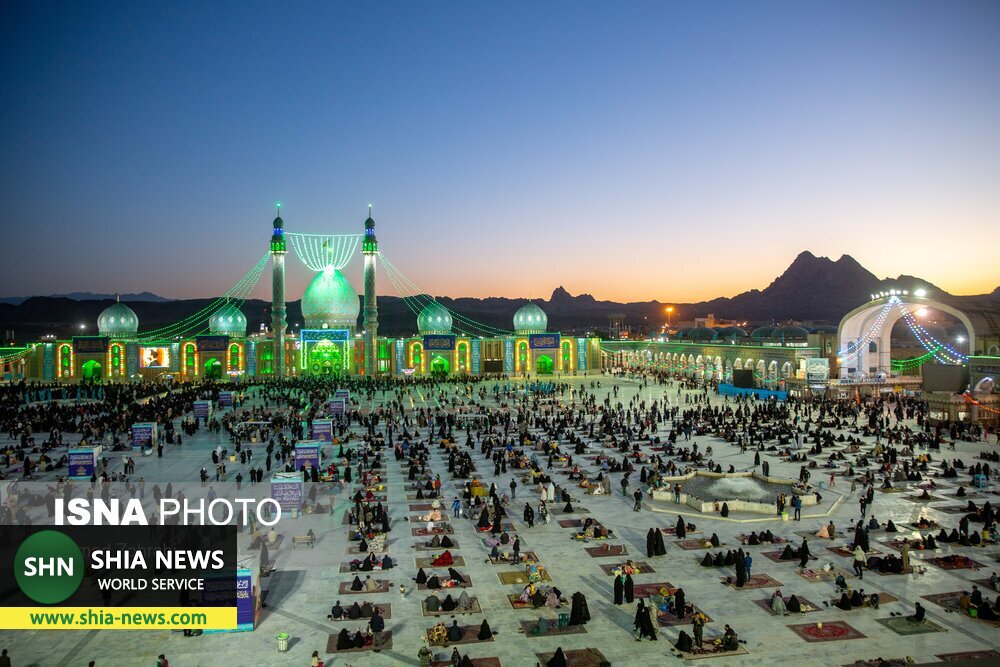 شب نیمه شعبان در مسجد مقدس جمکران شب نیمه شعبان در مسجد مقدس جمکران