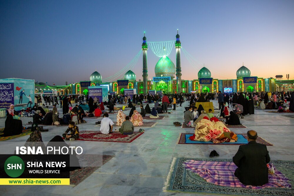شب نیمه شعبان در مسجد مقدس جمکران شب نیمه شعبان در مسجد مقدس جمکران