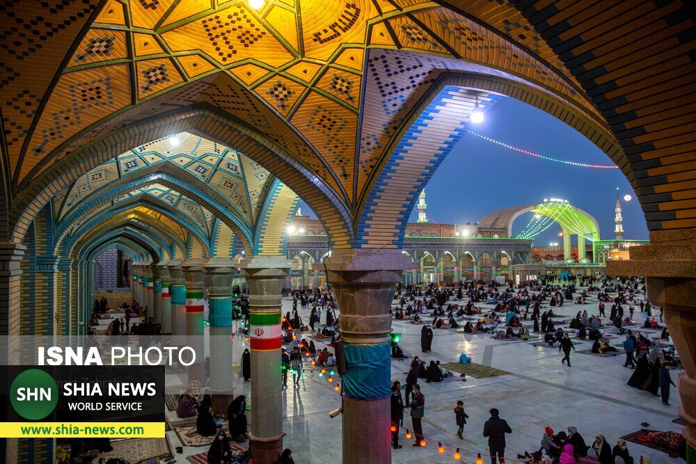 شب نیمه شعبان در مسجد مقدس جمکران شب نیمه شعبان در مسجد مقدس جمکران