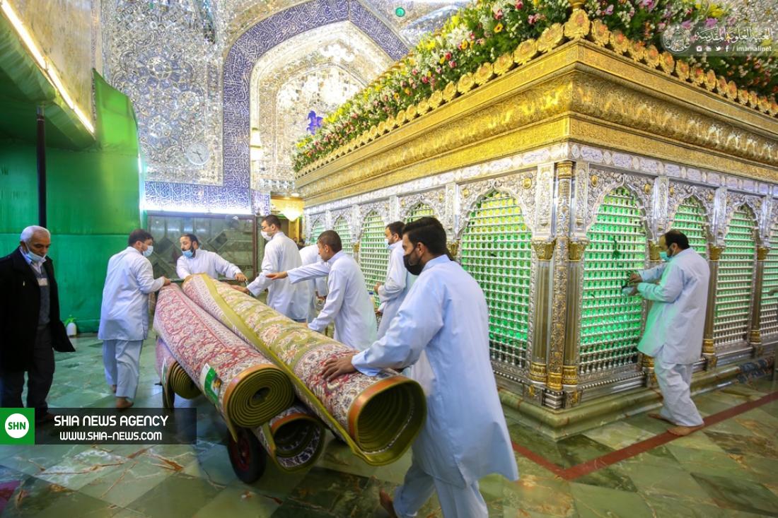 تصاویر/ مفروش شدن حرم امام علی(ع) با فرش های جدید