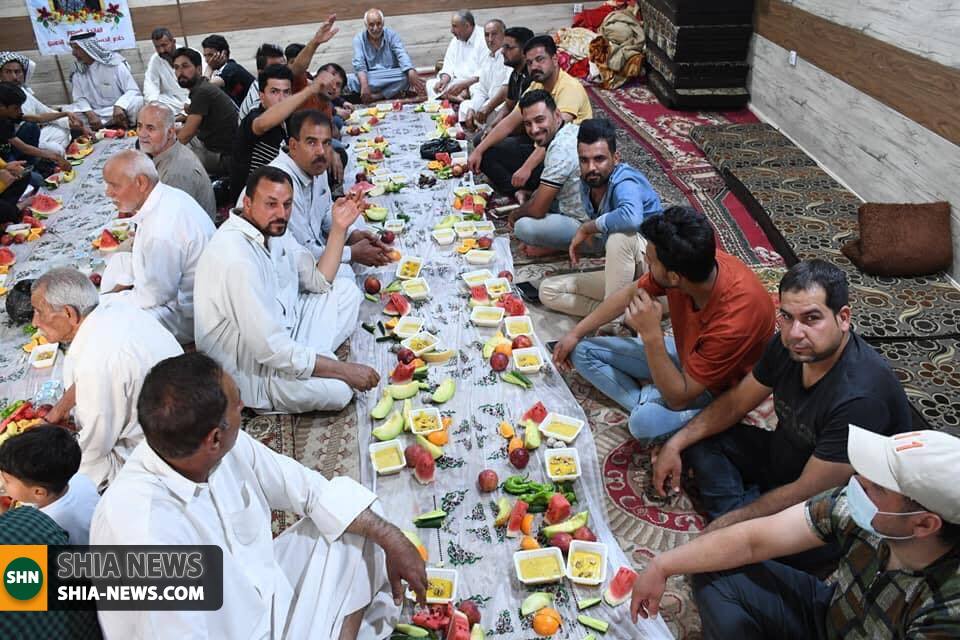 تصاویر سفره های افطاری برای زائران در کربلا تصاویر سفره های افطاری برای زائران در کربلا