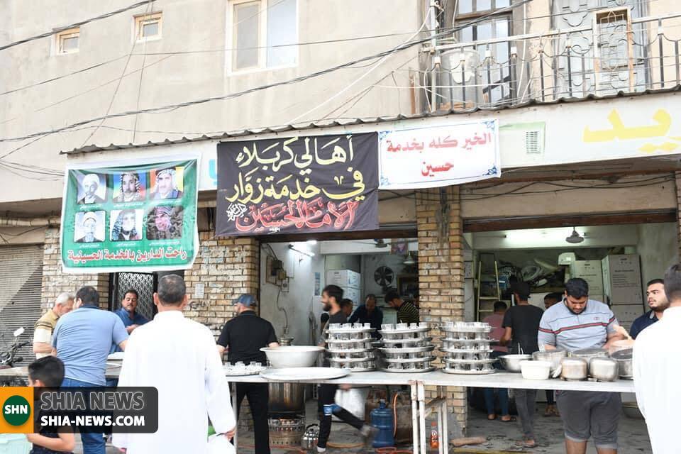 تصاویر سفره های افطاری برای زائران در کربلا تصاویر سفره های افطاری برای زائران در کربلا
