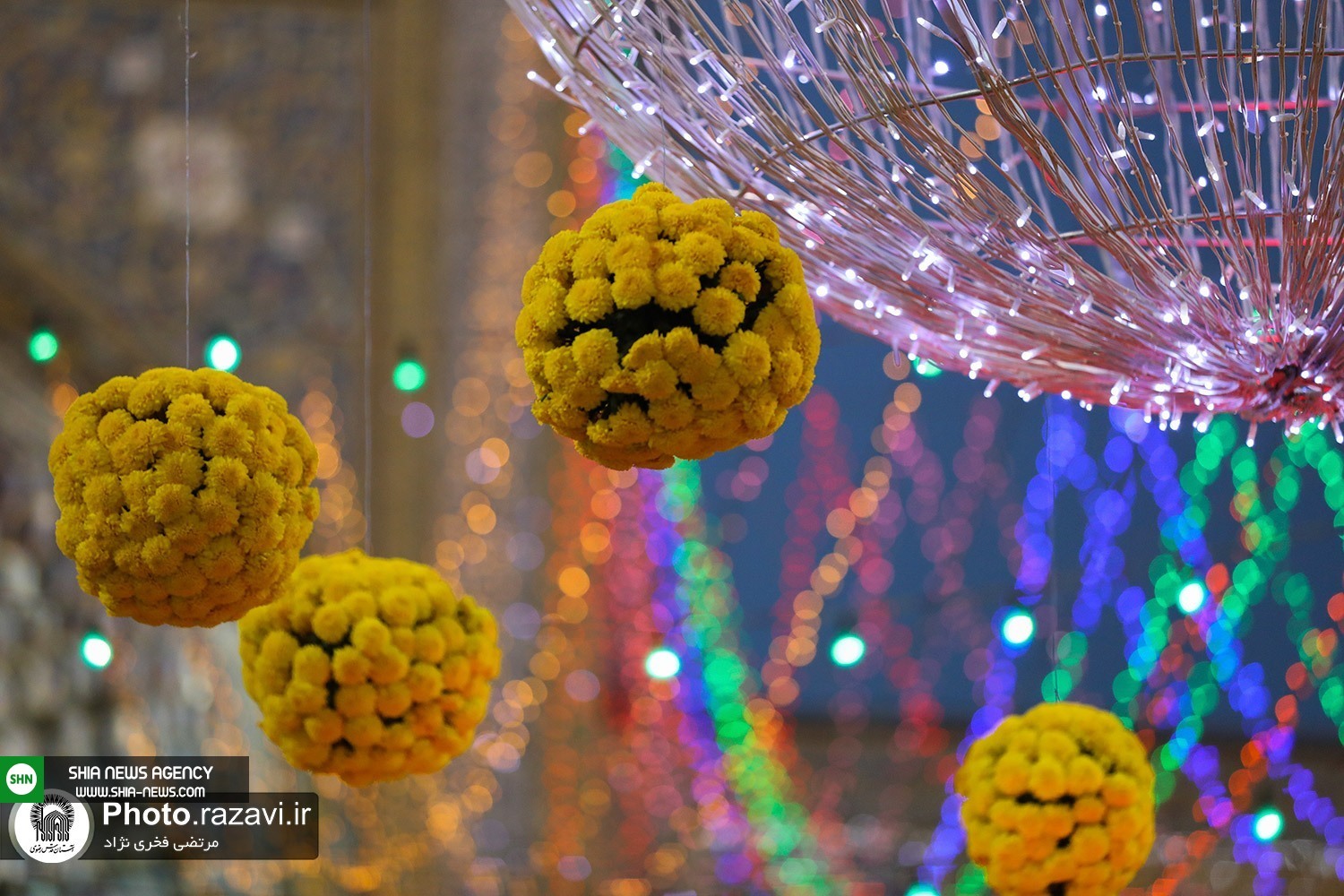 چراغانی حرم مطهر رضوی در شب میلاد امام رضا(ع)