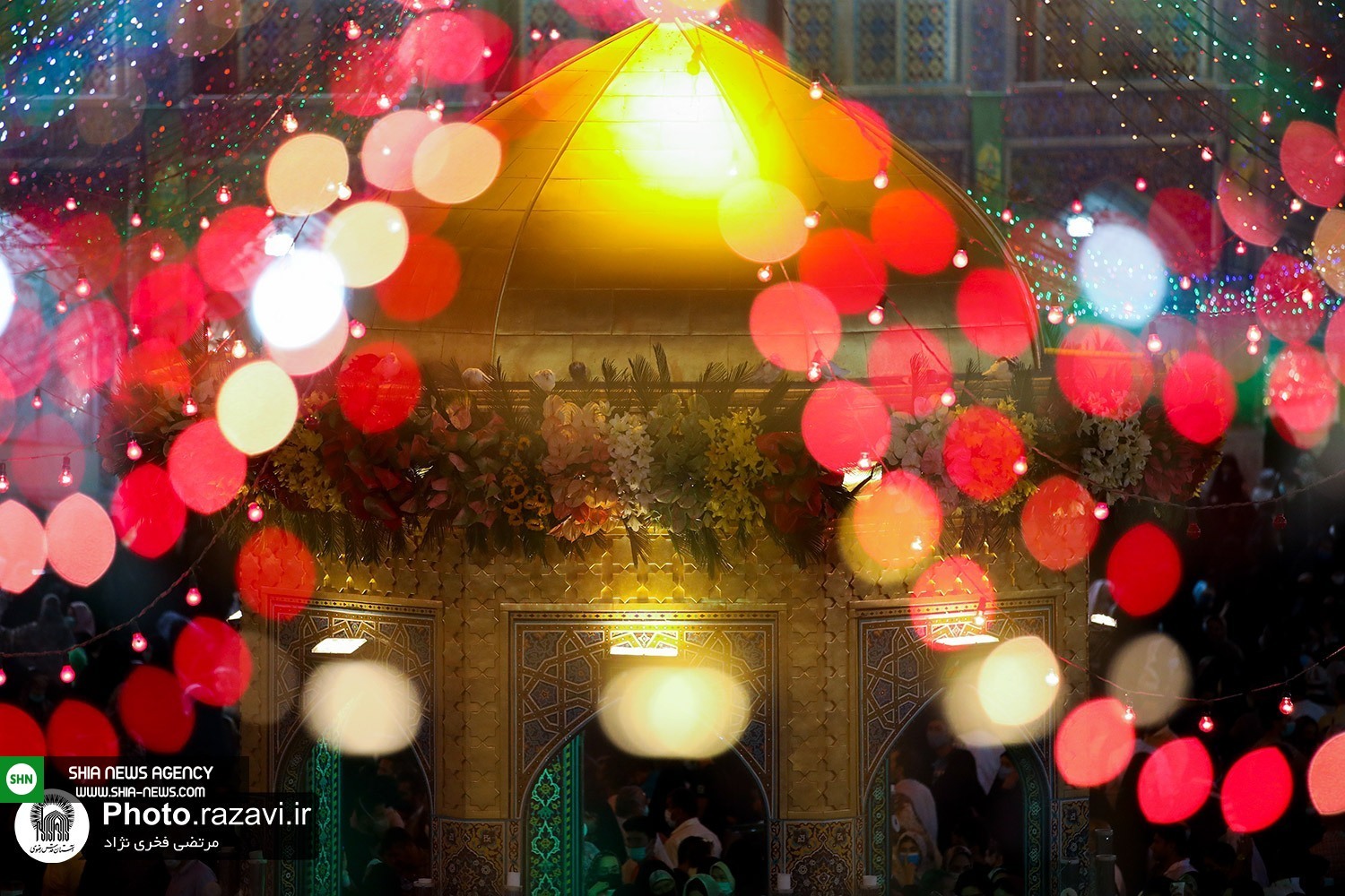 چراغانی حرم مطهر رضوی در شب میلاد امام رضا(ع)