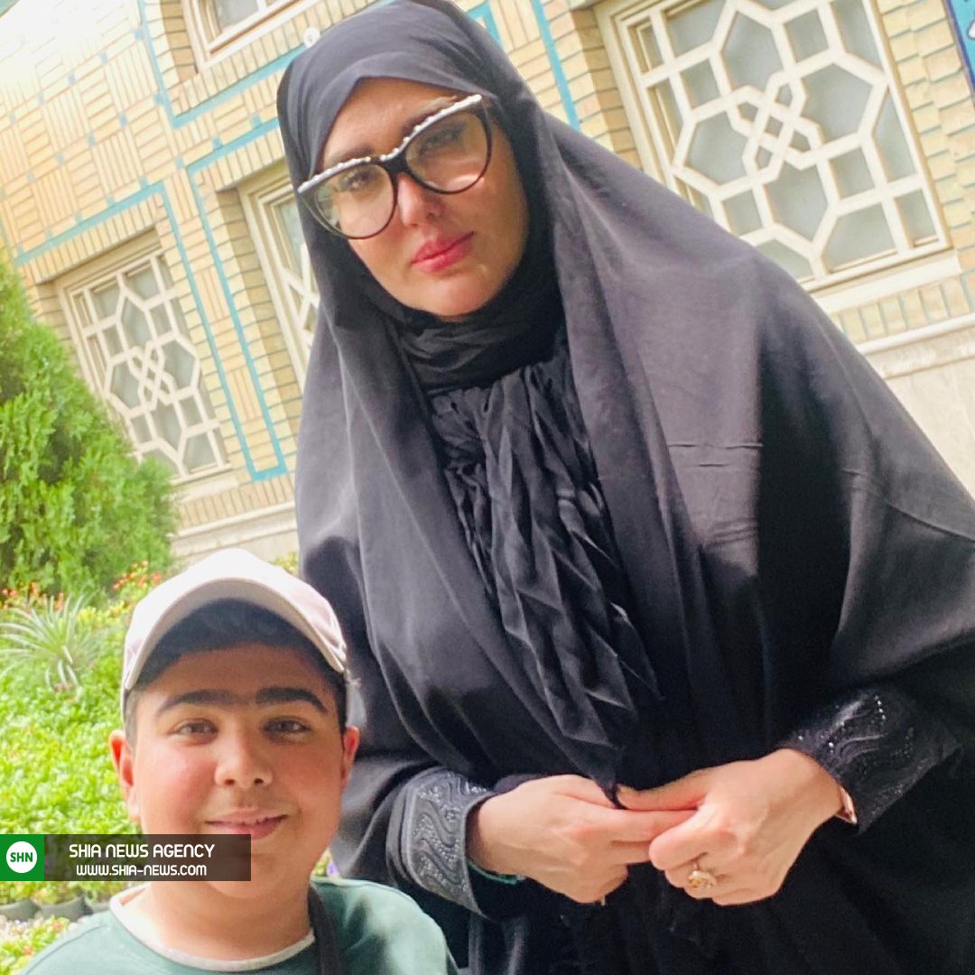 زهره فکور صبور با پوشش چادر در حرم امام رضا