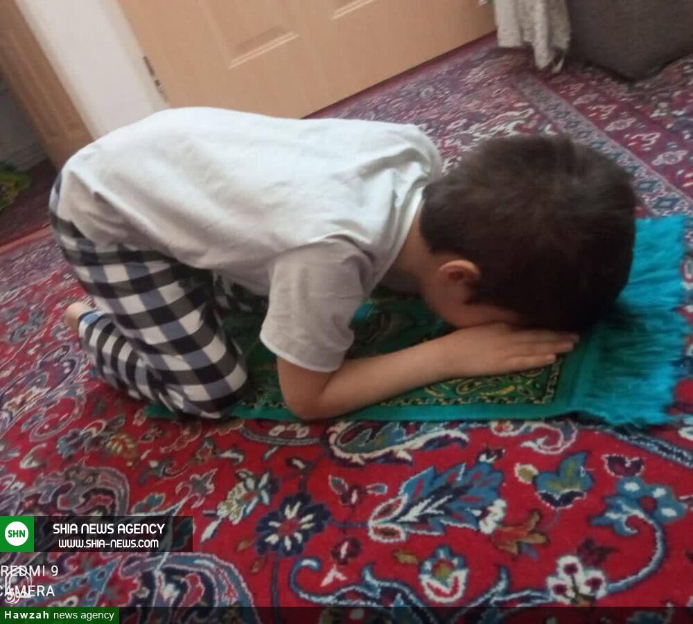 تصاویر/ نماز اول وقت در کلاسهای آنلاین تصاویر/ نماز اول وقت در کلاسهای آنلاین