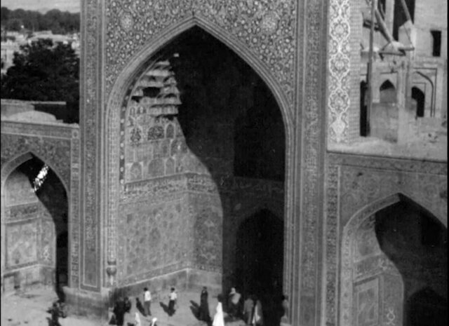 تصاویری از حرم امام رضا(ع) در دوران قاجار تصاویری از حرم امام رضا(ع) در دوران قاجار