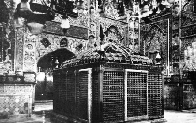 تصاویری از حرم امام رضا(ع) در دوران قاجار تصاویری از حرم امام رضا(ع) در دوران قاجار