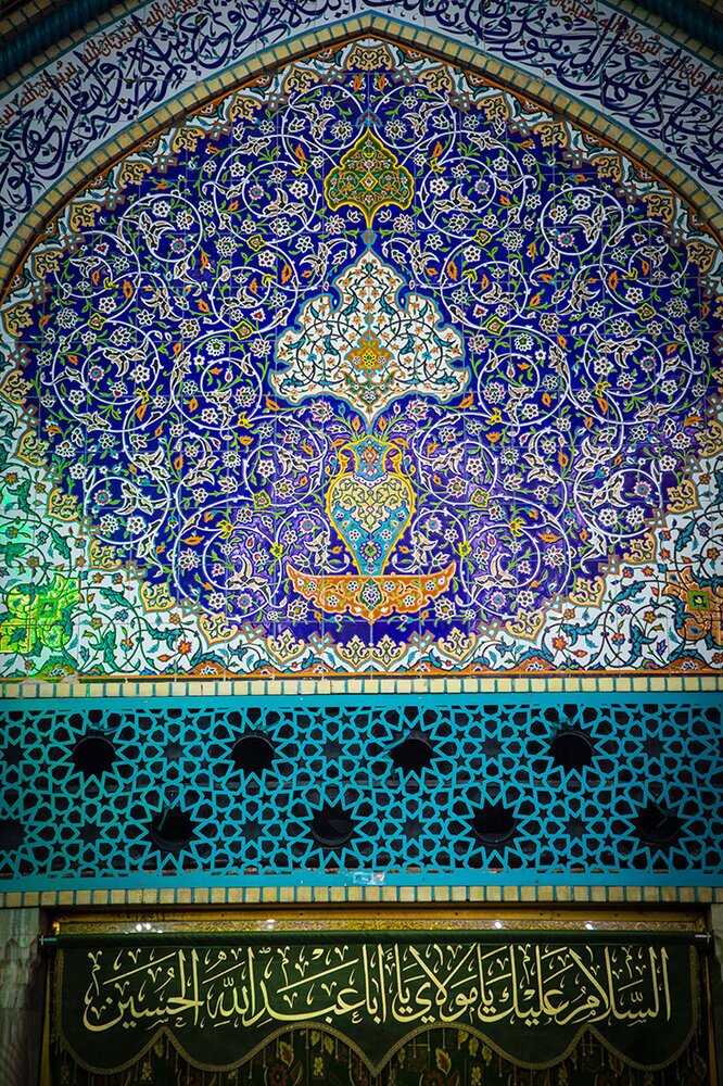 تصاویر/ جلوهای زیبا از نقش و نگارهای حرم امام حسین (ع) تصاویر/ جلوهای زیبا از نقش و نگارهای حرم امام حسین (ع)