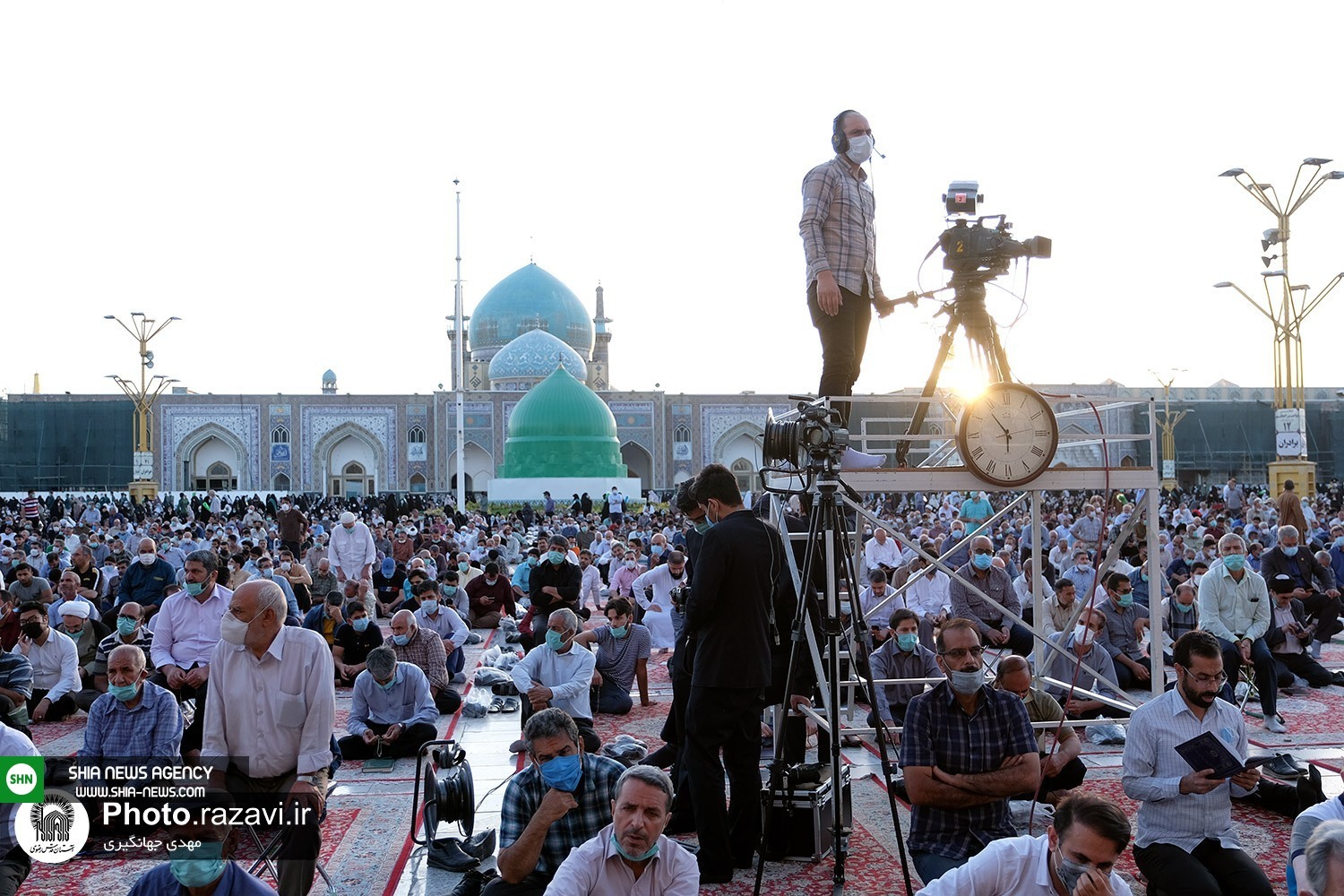 تصاویر/ اقامه نماز عید قربان در حرم مطهر امام رضا (ع)