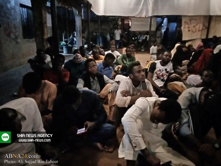 تصاویر/ گوش دادن شاگردان شیخ زاکزاکی به درسهای نهج البلاغه تصاویر/ گوش دادن شاگردان شیخ زاکزاکی به درسهای نهج البلاغه