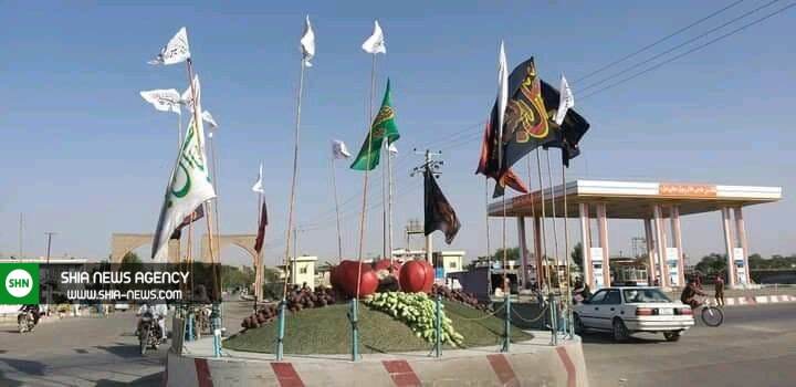 بازگرداندن پرچم‌های عزای امام حسین(ع) که در شهر غزنی