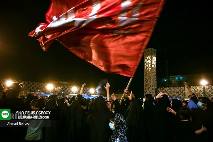 بزرگترین سفره نذری حضرت رقیه در میدان امام حسین(ع) بزرگترین سفره نذری حضرت رقیه در میدان امام حسین(ع)