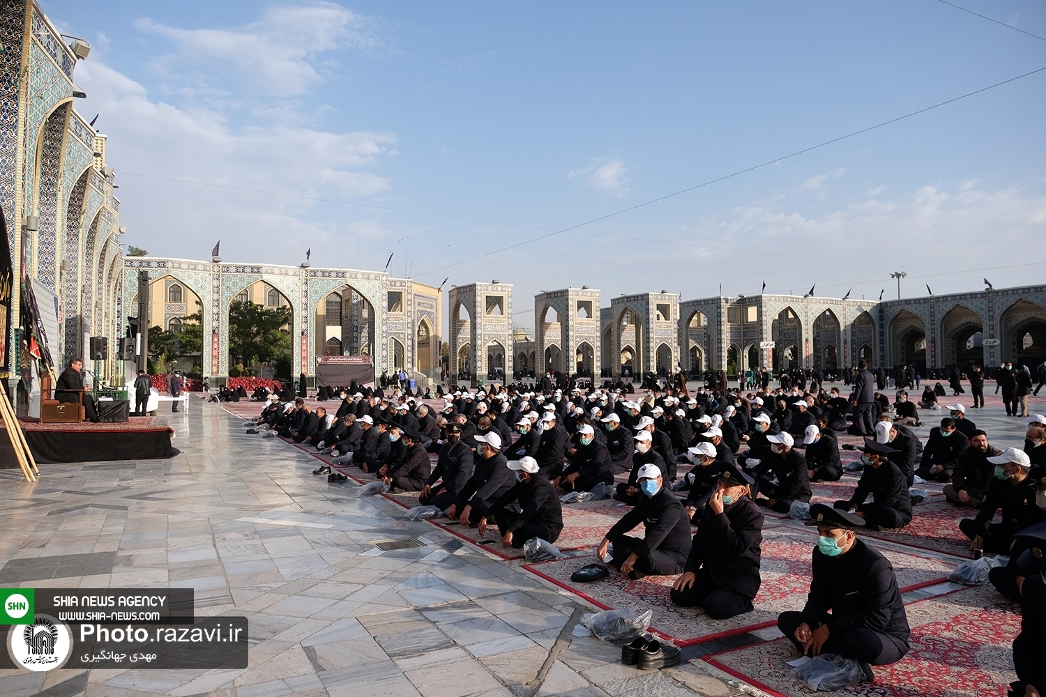 تصاویر/ عزاداری خادمان حرم امام رضا (ع) در روز شهادت امام رئوف
