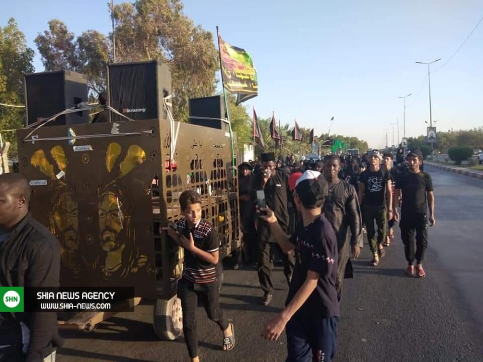 حضور چشمگیر زائران نیجریهای در مسیر پیادهروی اربعین +تصاویر حضور چشمگیر زائران نیجریهای در مسیر پیادهروی اربعین +تصاویر