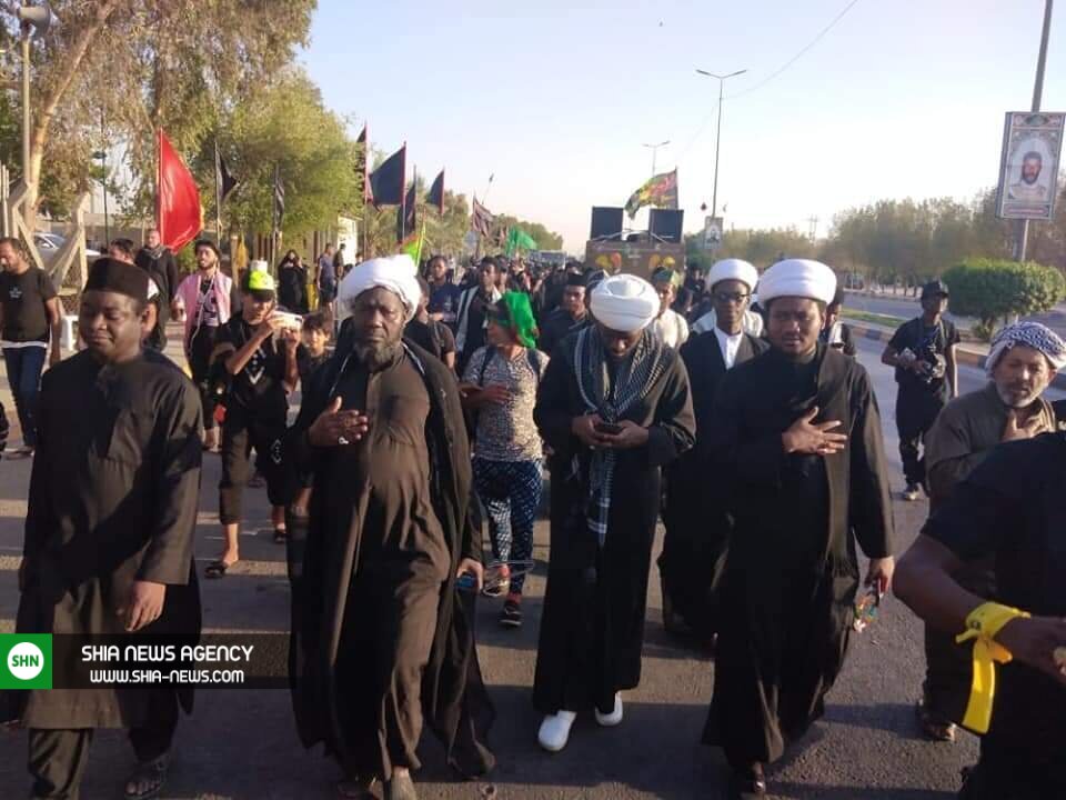حضور چشمگیر زائران نیجریهای در مسیر پیادهروی اربعین +تصاویر حضور چشمگیر زائران نیجریهای در مسیر پیادهروی اربعین +تصاویر