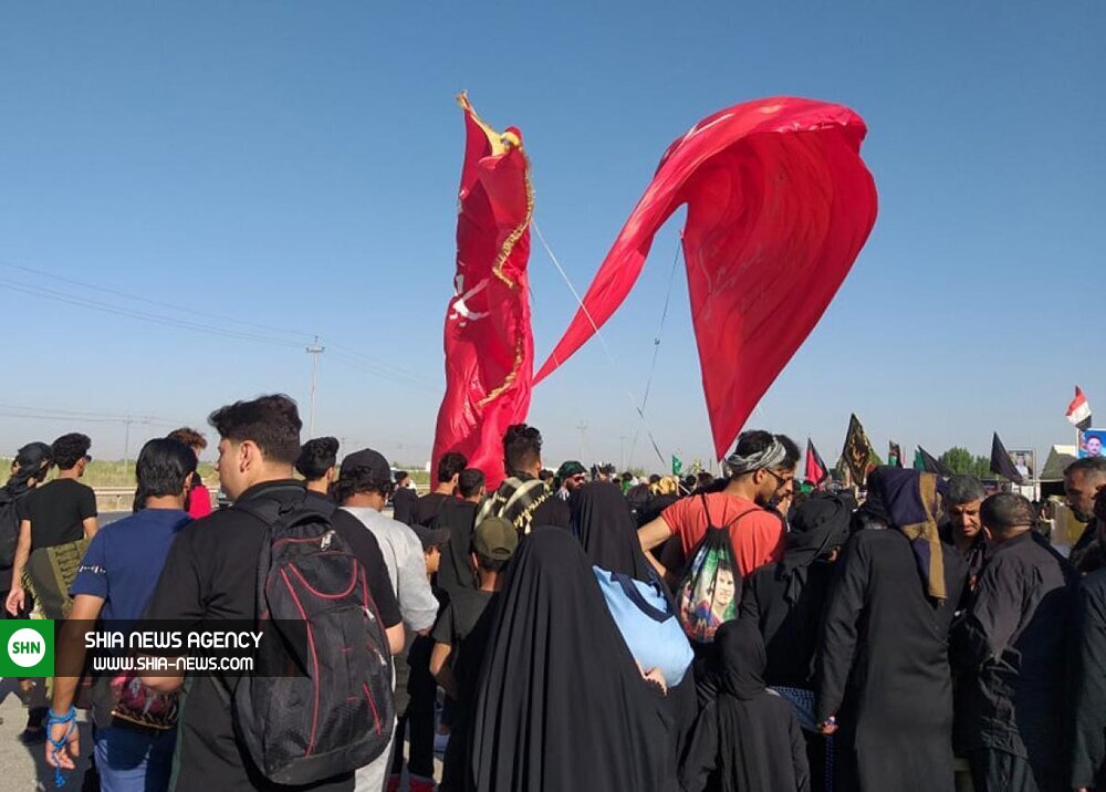 تصاویر/ پیاده روی زائران حسینی در مسیر کربلا تصاویر/ پیاده روی زائران حسینی در مسیر کربلا