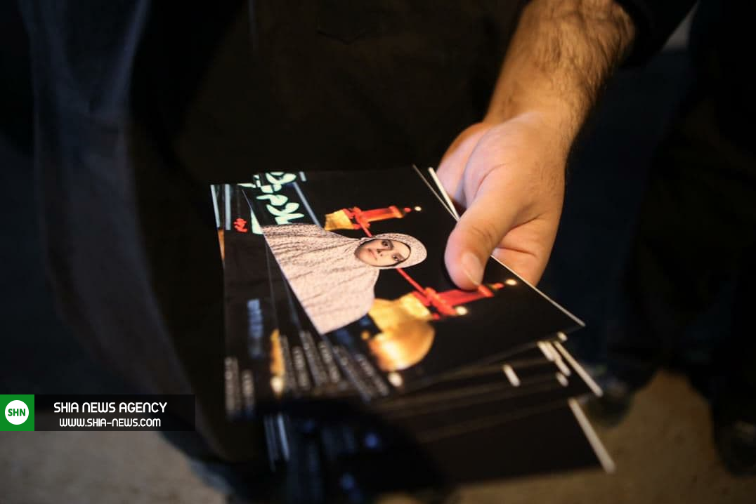 عکس یادگاری با گنبد امام حسین (ع)+ تصاویر