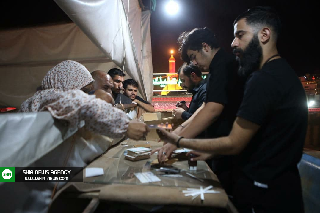 عکس یادگاری با گنبد امام حسین (ع)+ تصاویر