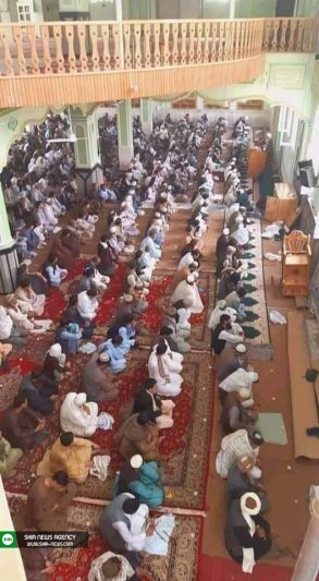 حضور پرشور نمازگزاران در مسجد فاطمیه قندهار+ تصاویر