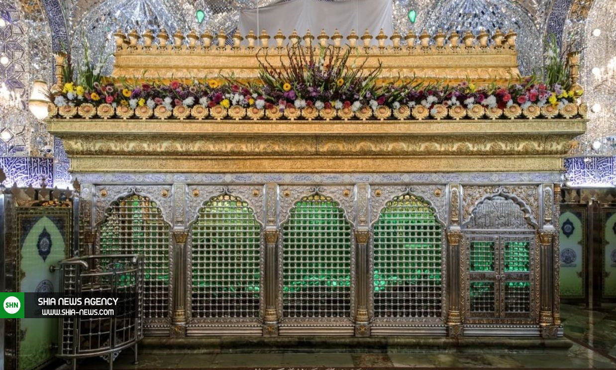 تصاویر/ حرم امیرالمؤمنین (ع) با 1600 شاخه گل طبیعی تزئین شد تصاویر/ حرم امیرالمؤمنین (ع) با 1600 شاخه گل طبیعی تزئین شد