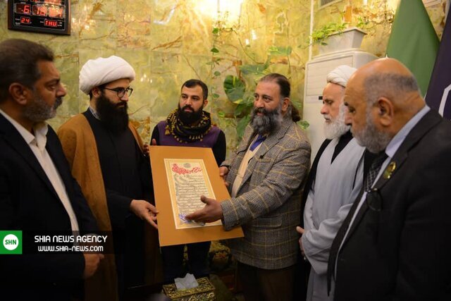 آثار کدام هنرمندان ایرانی به حرم امام حسین(ع) اهداء شد؟ آثار کدام هنرمندان ایرانی به حرم امام حسین(ع) اهداء شد؟
