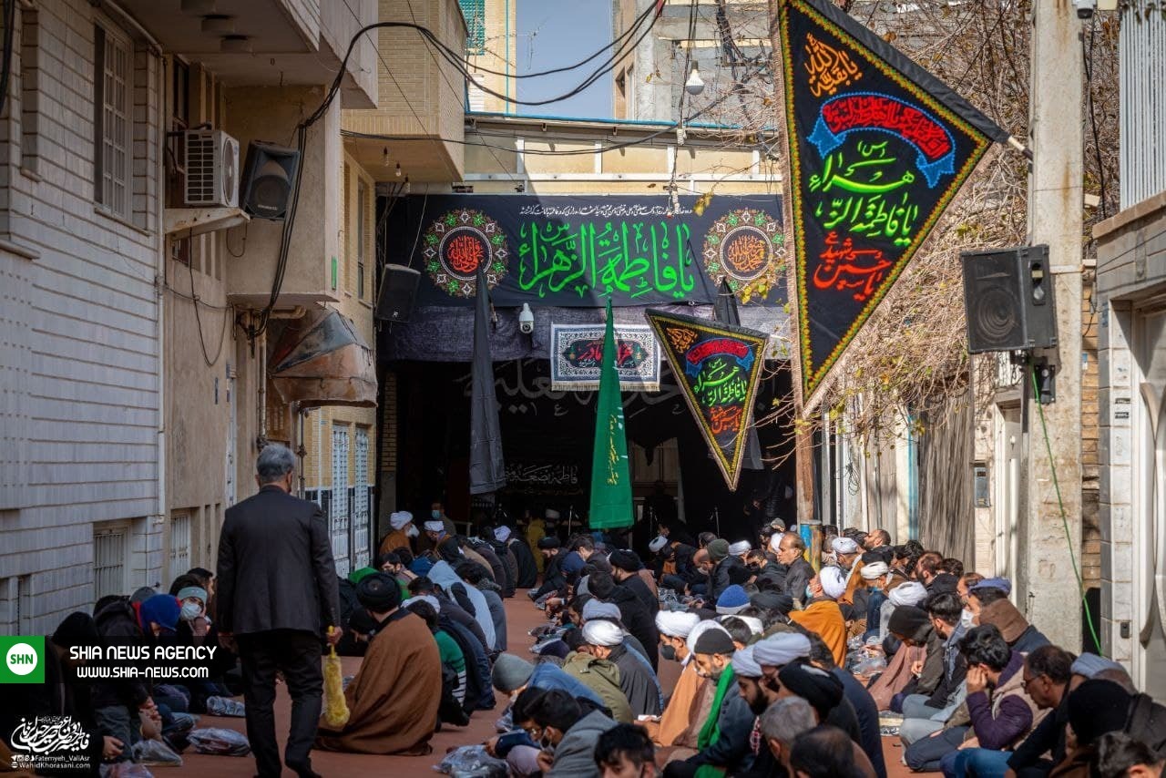 تصاویر/ عزاداری شهادت حضرت زهرا (س) در دفتر آیت الله وحید خراسانی