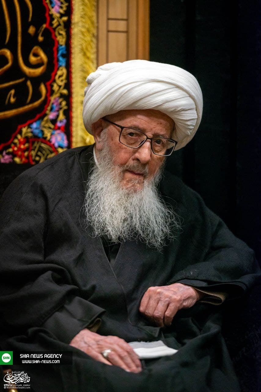 تصاویر/ عزاداری شهادت حضرت زهرا (س) در دفتر آیت الله وحید خراسانی