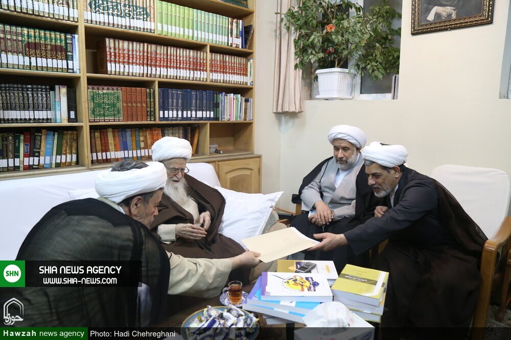تصاویر / دیدار اعضای همایش علمی بین المللی حضرت حمزه (ع) با آیت الله صافی گلپایگانی تصاویر / دیدار اعضای همایش علمی بین المللی حضرت حمزه (ع) با آیت الله صافی گلپایگانی