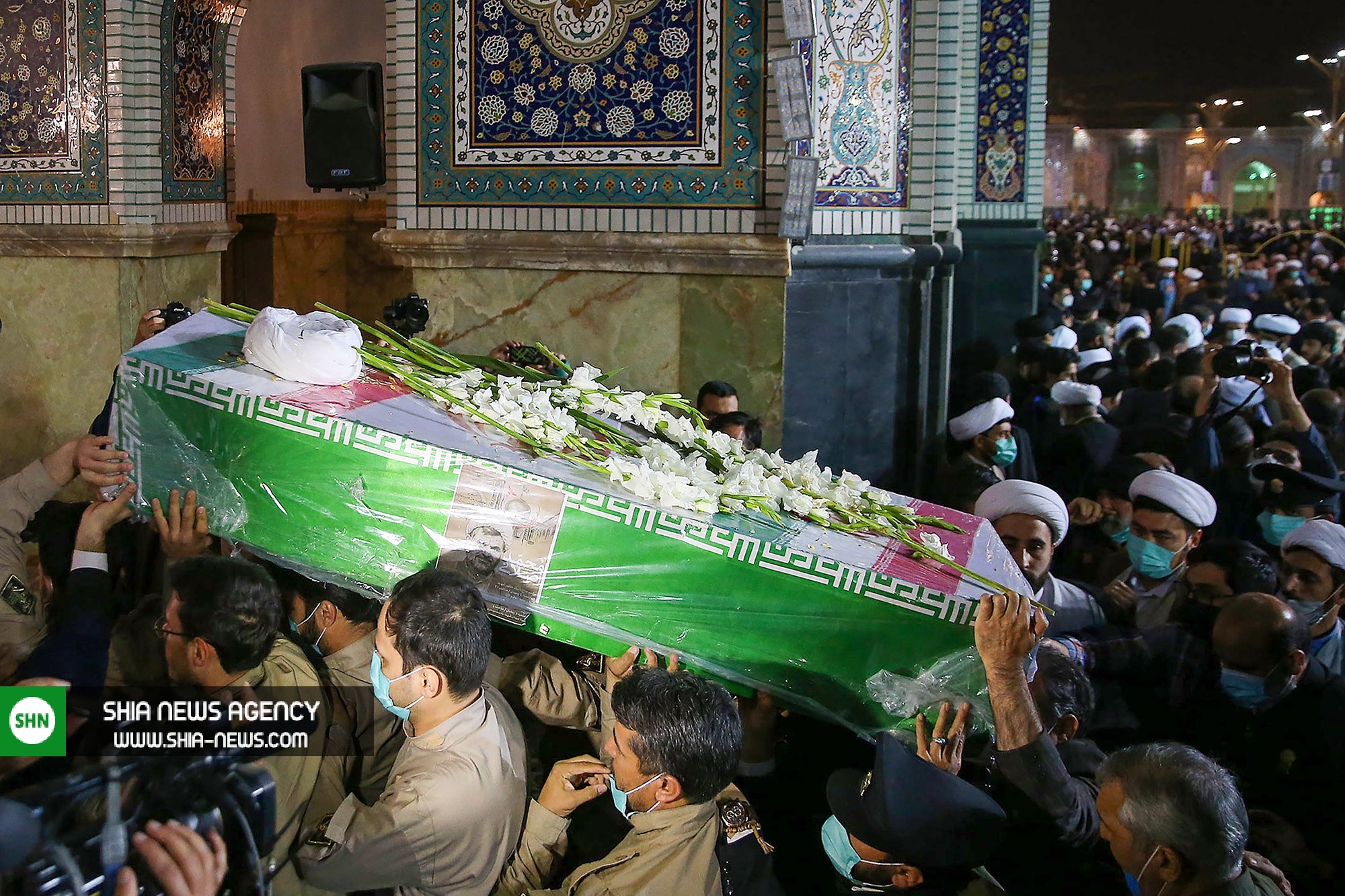 تصاویر/ وداع با پیکر حجتالاسلام اصلانی در حرم مطهر امام رضا (ع) تصاویر/ وداع با پیکر حجتالاسلام اصلانی در حرم مطهر امام رضا (ع)