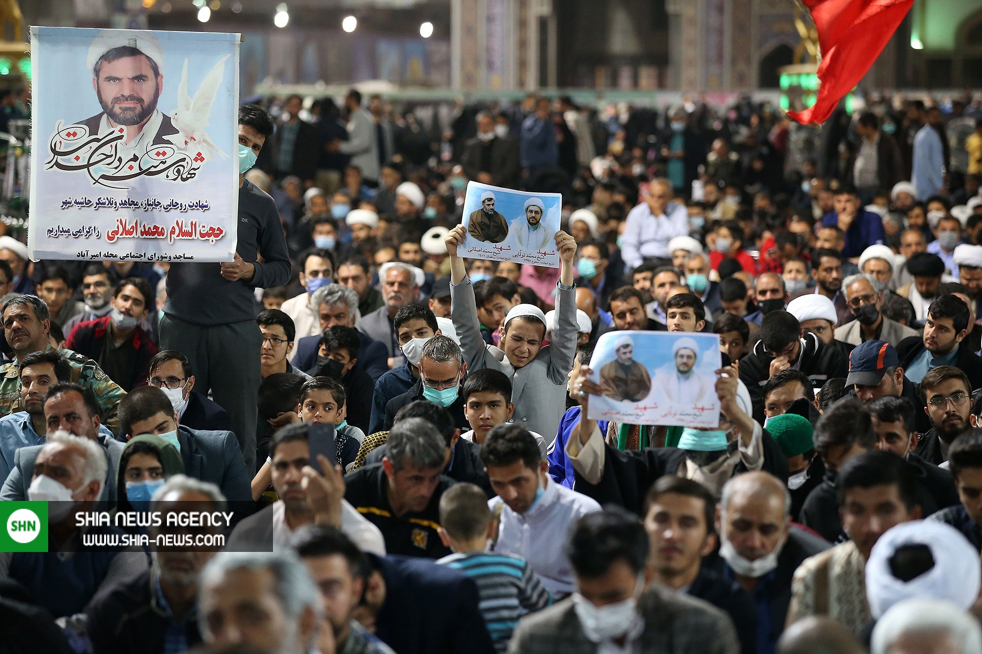 تصاویر/ وداع با پیکر حجتالاسلام اصلانی در حرم مطهر امام رضا (ع) تصاویر/ وداع با پیکر حجتالاسلام اصلانی در حرم مطهر امام رضا (ع)